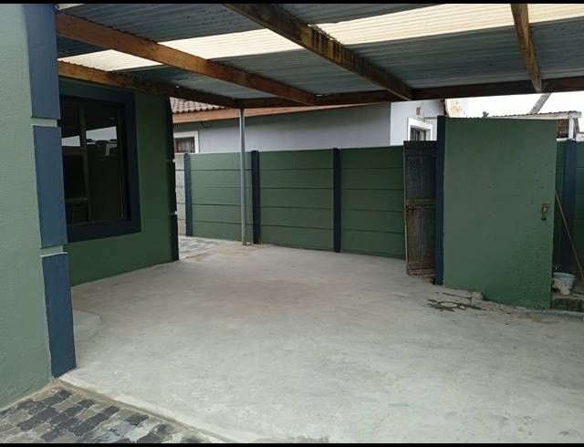 2 BEDROOM FREEHOLD FOR SALE IN GRIFFITHS MXENGE